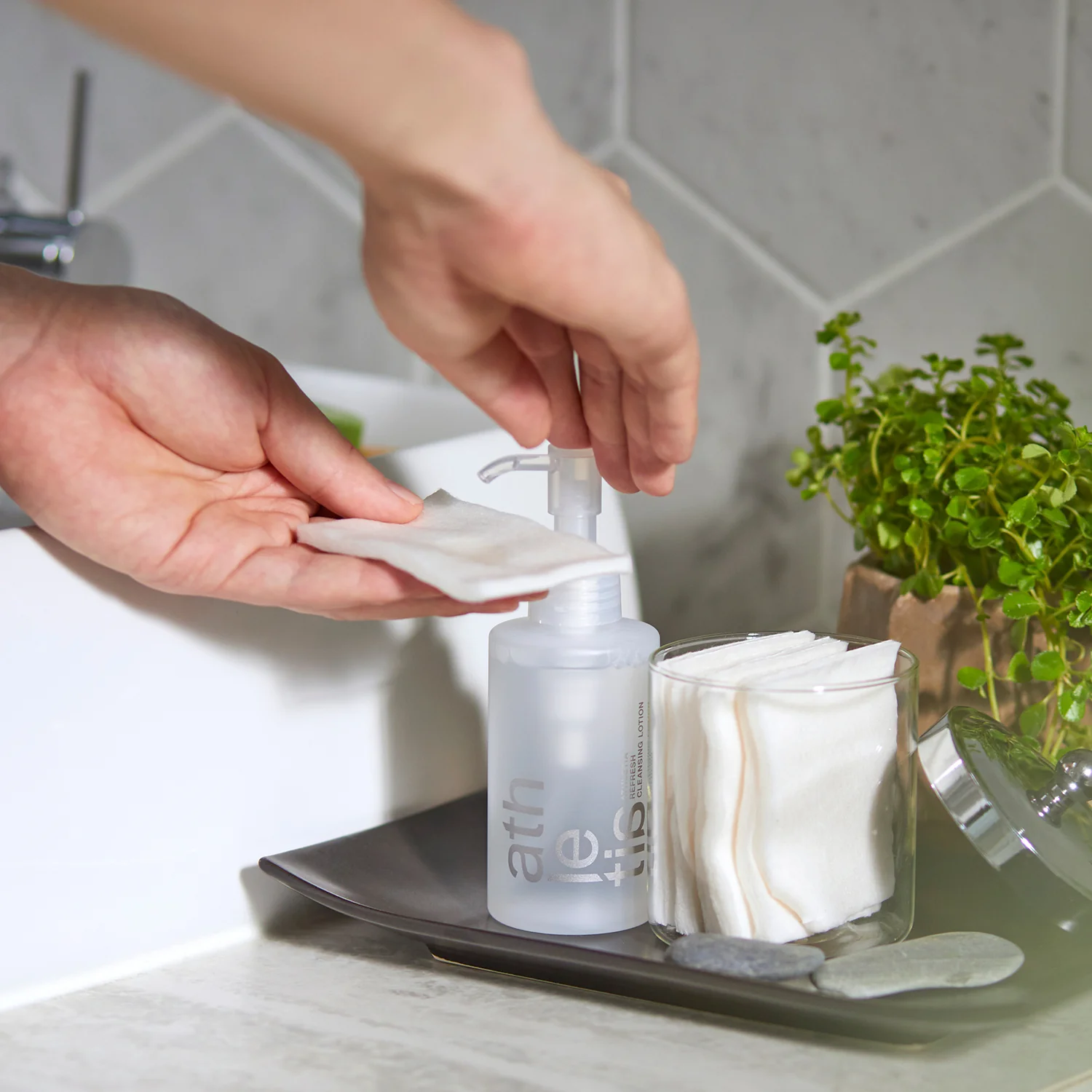 Athletis Refresh Cleansing Lotion - Image 3