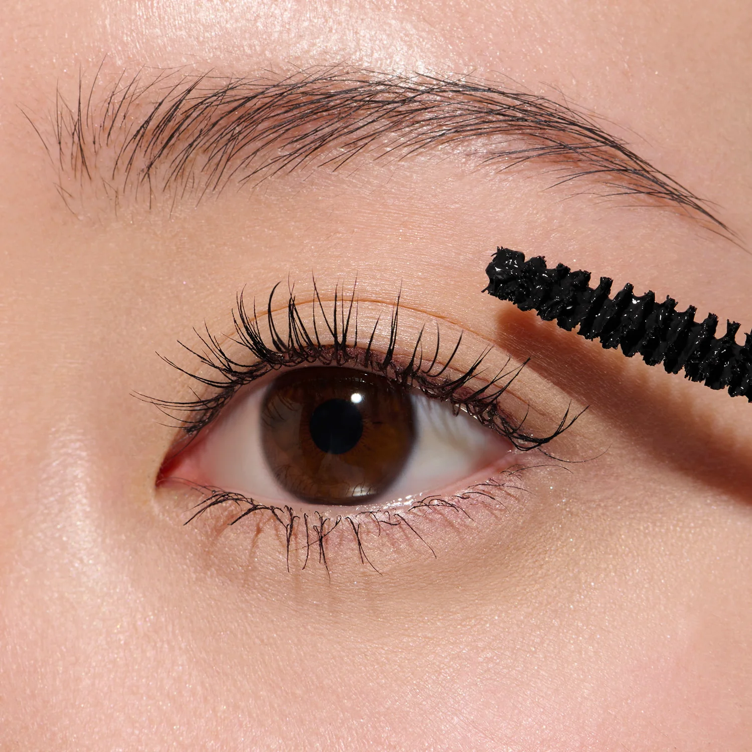 Lunasol Feathery Defining Mascara - Image 2
