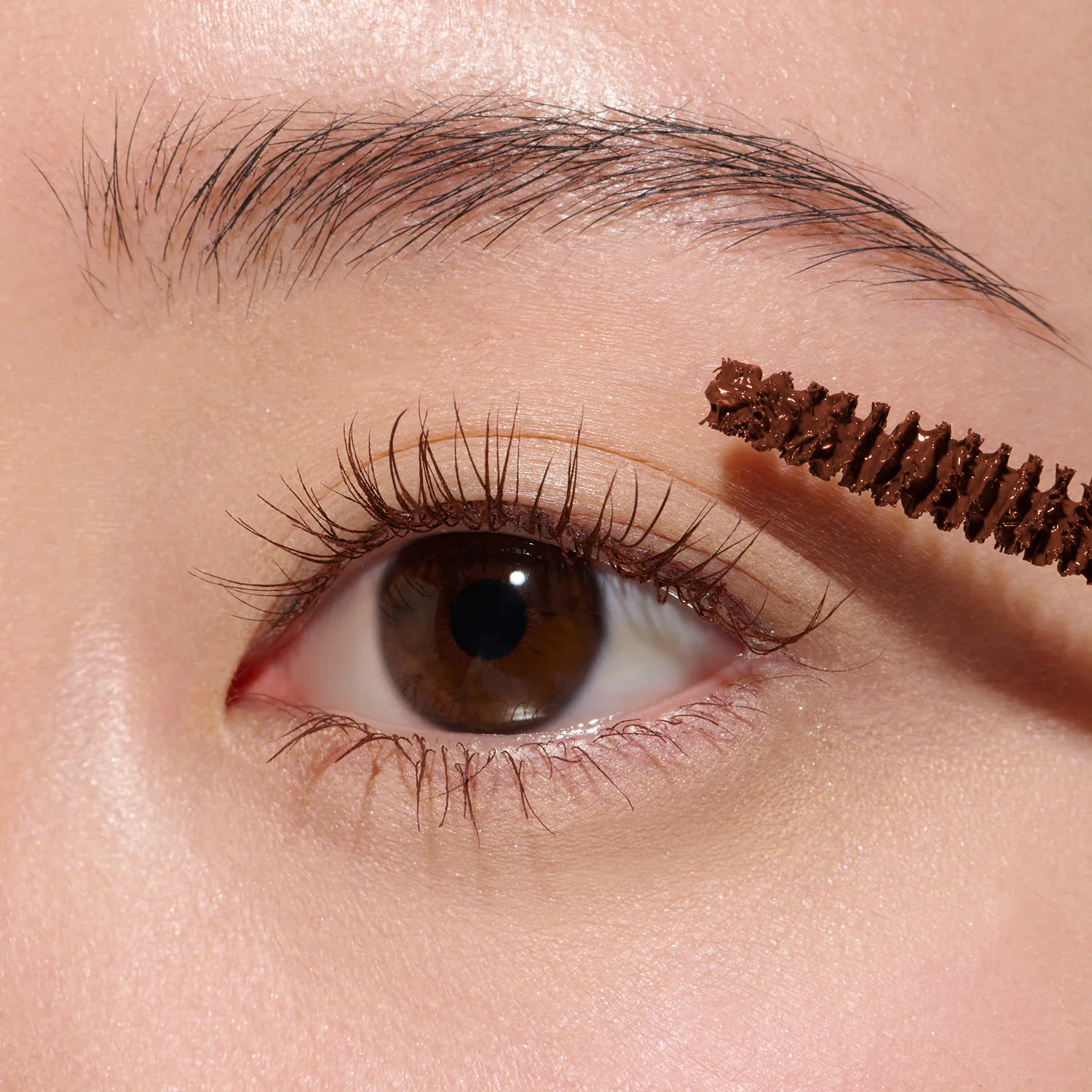 Lunasol Feathery Defining Mascara - Image 5