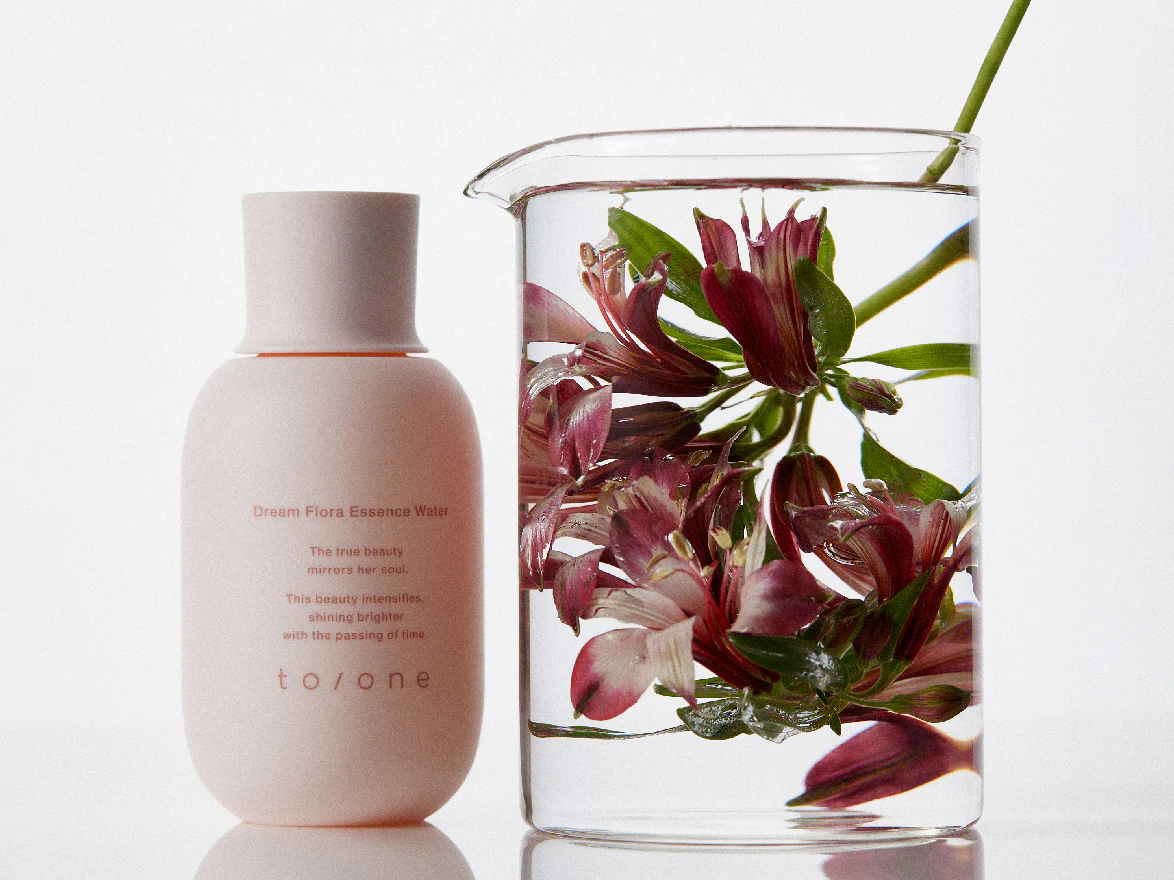 To/one Dream Flora Essence Water - Image 2